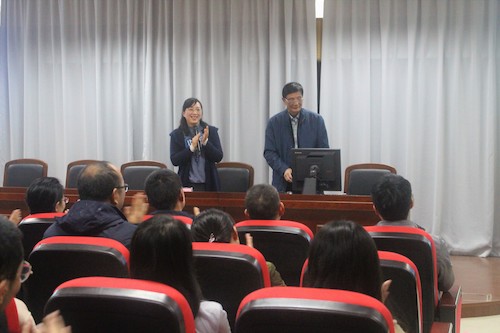 学术讲座-潘德炉院士演讲结尾  观众鼓掌