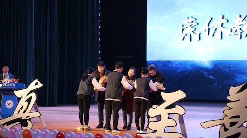 荣休教师 春蚕奖1 (2)