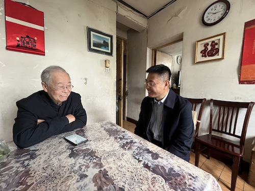 0416慰问俞旭昶老师2